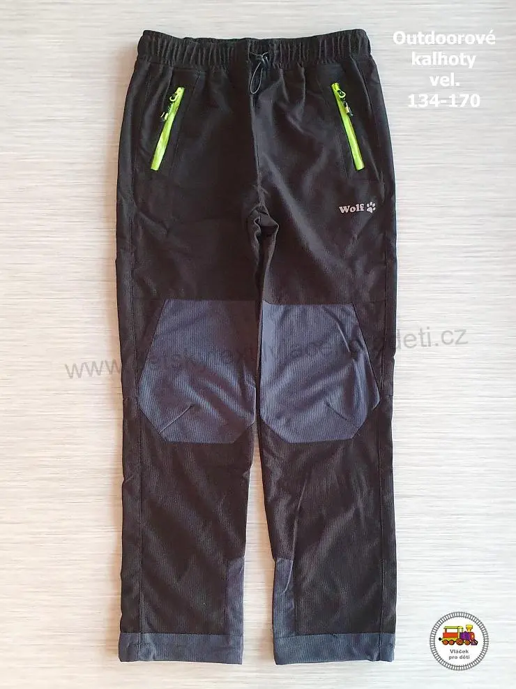 Kalhoty sportovní (manšestrové) Wolf T2451 černé vel.146