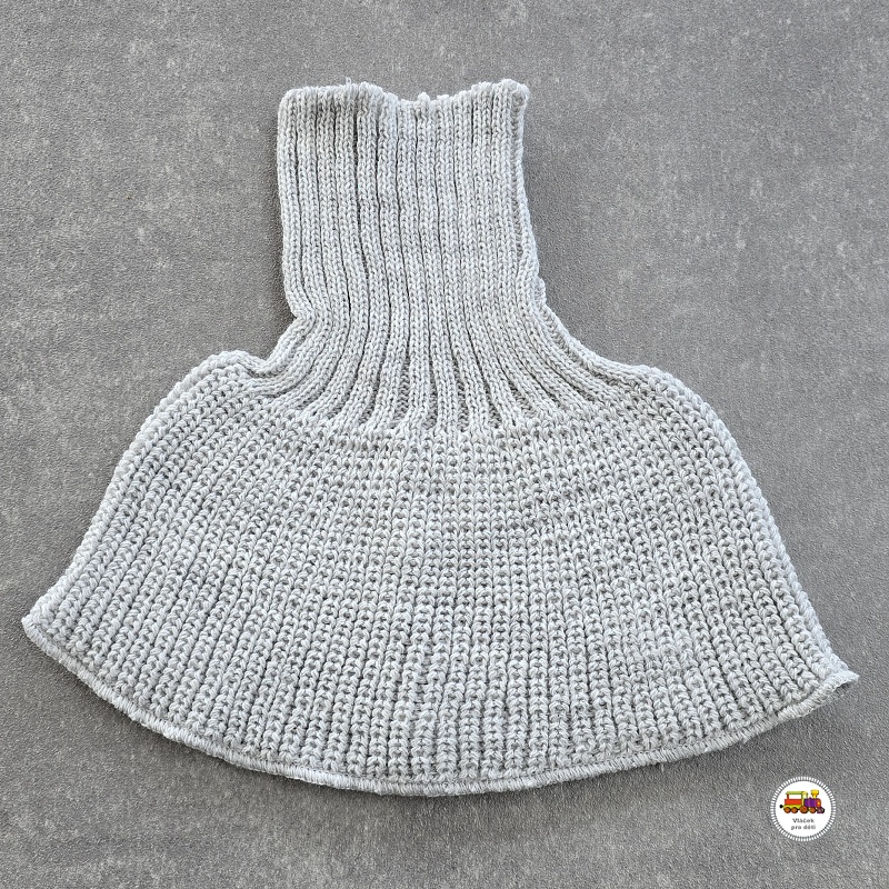 Dětský pletený nákrčník - světle šedý