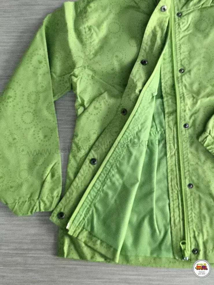 Tenká dívčí bunda šusťáková Wolf B2961 limetkově zelená vel.122