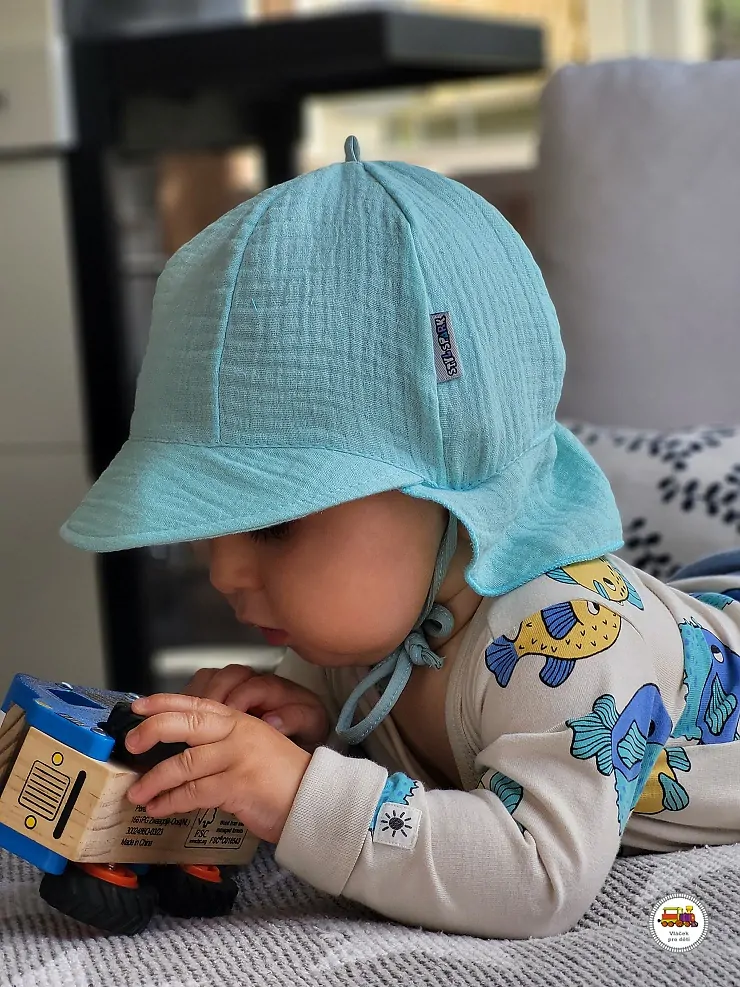 Dětská letní mušelínová čepice s kšiltem /9.517/ bílá vel.S (2-6měs)