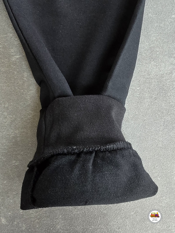 Chlapecké tepláky Wolf T2576 SPORT černé vel.152